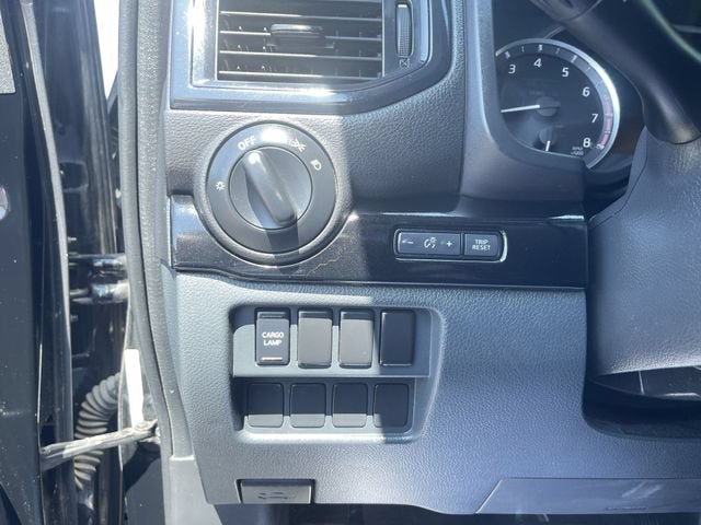 2023 Nissan TITAN Crew Cab SV 4x4