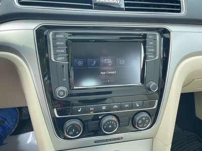 2019 Volkswagen Passat 2.0T Wolfsburg Edition