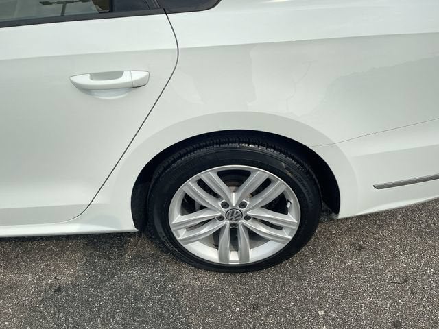 2019 Volkswagen Passat 2.0T Wolfsburg Edition