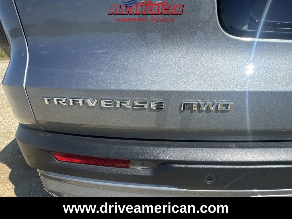 2025 Chevrolet Traverse LT