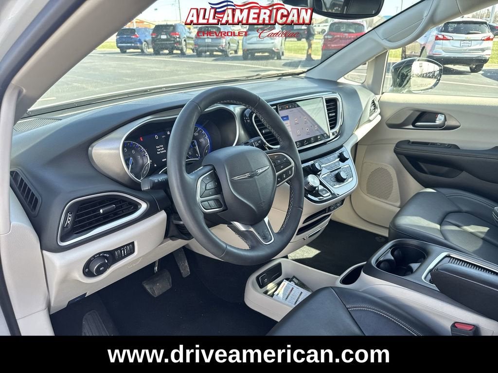 2024 Chrysler Pacifica Touring L