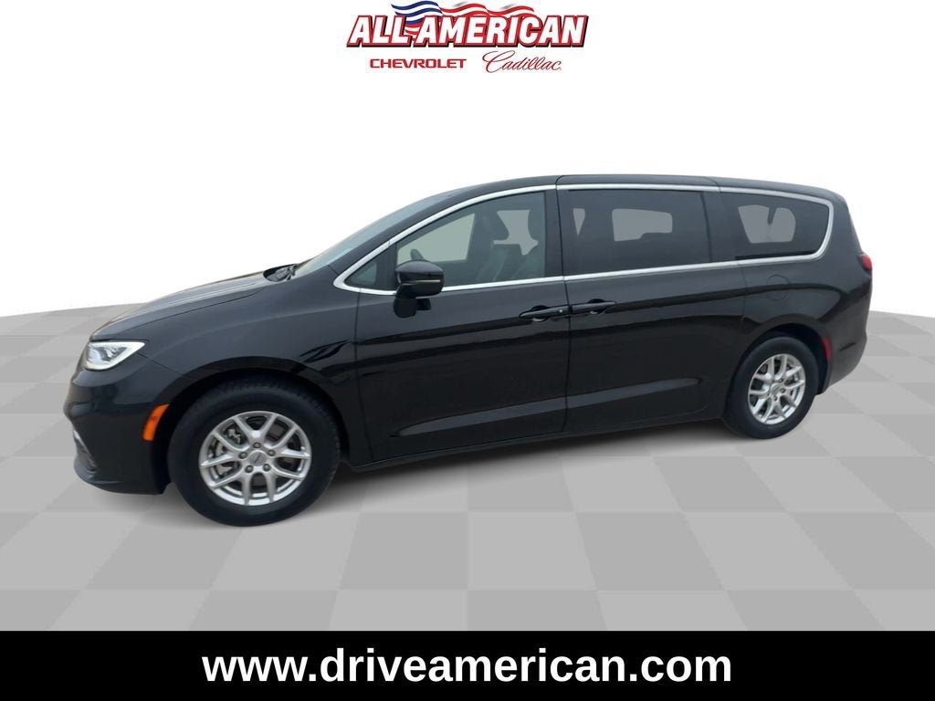 2025 Chrysler Pacifica Select