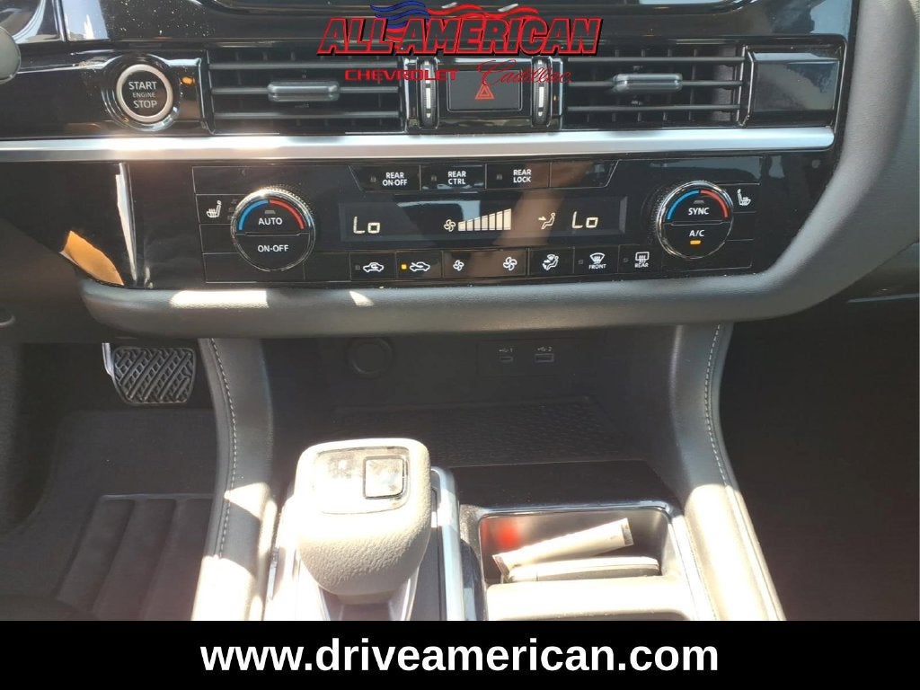2024 Nissan Pathfinder SV