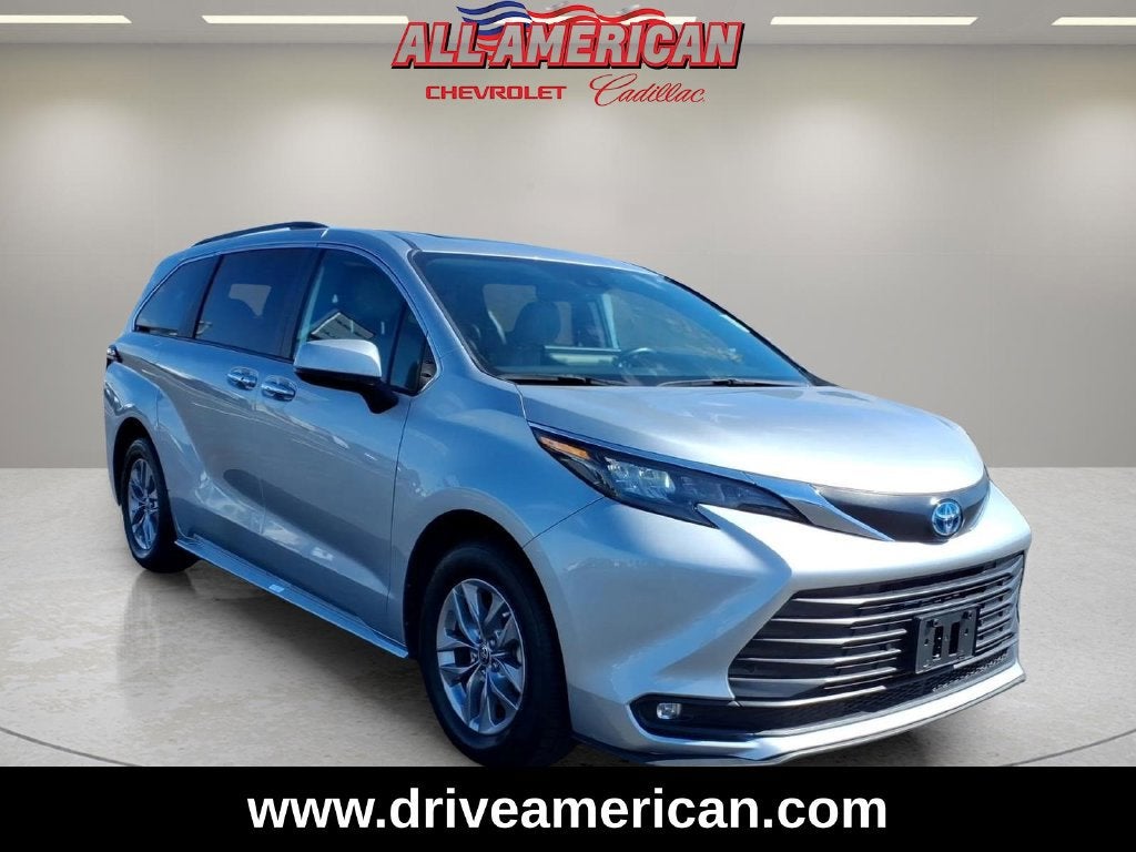 2025 Toyota Sienna XLE