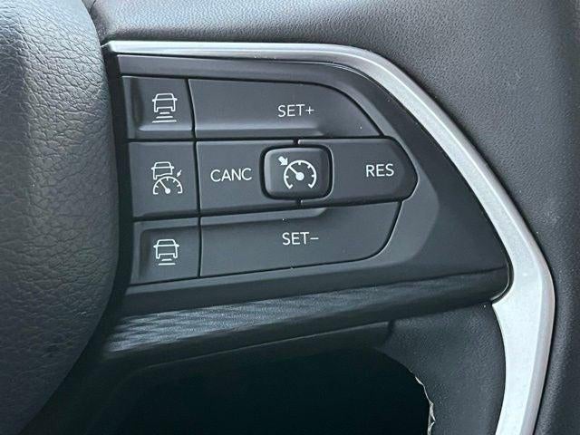 2023 Jeep Grand Cherokee Laredo 4x4