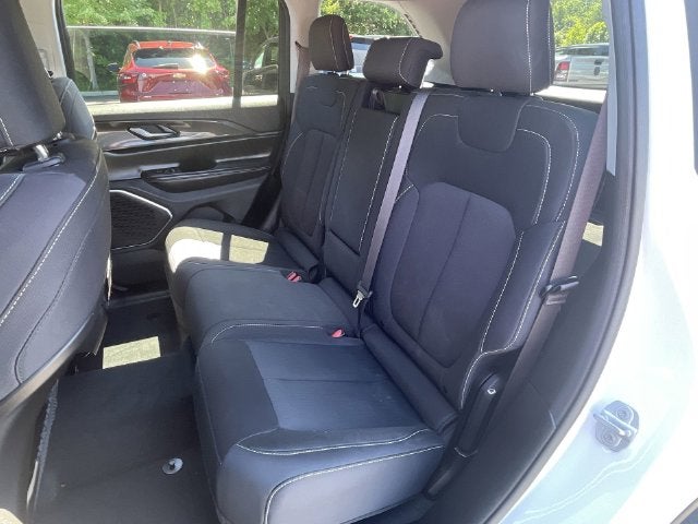 2022 Jeep Grand Cherokee Laredo