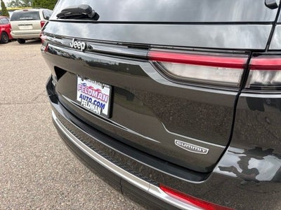 2023 Jeep Grand Cherokee Summit