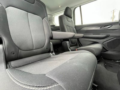 2023 Jeep Grand Cherokee L Laredo 4x4