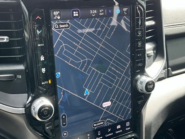 2023 RAM 1500 Laramie Crew Cab 4x4 5'7' Box