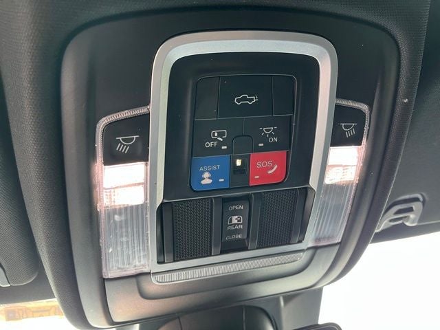 2023 RAM 1500 Laramie Crew Cab 4x4 5'7' Box