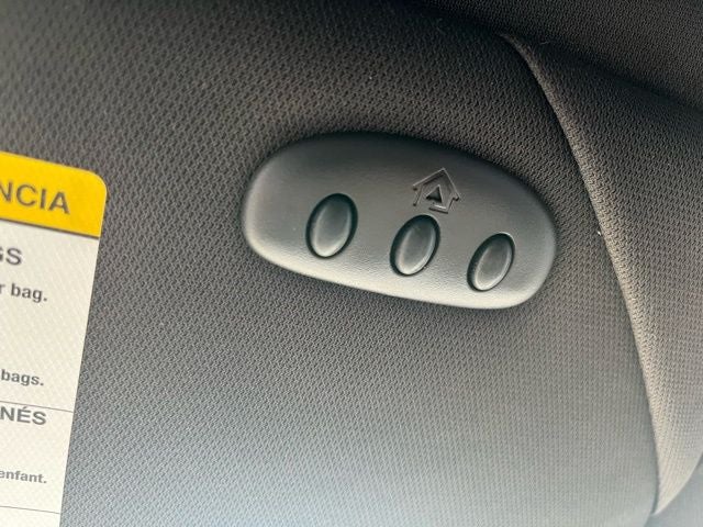 2014 Lincoln MKS Base