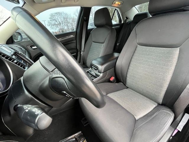 2022 Chrysler 300 Touring