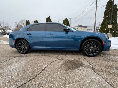 2022 Chrysler 300 Touring