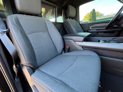 2022 RAM 2500 Big Horn Regular Cab 4x4 8' Box