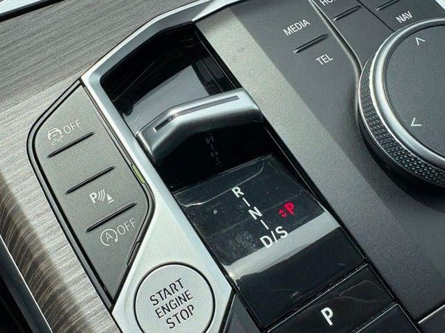 2025 BMW 330i xDrive