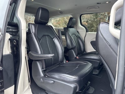 2024 Chrysler Pacifica Hybrid Select