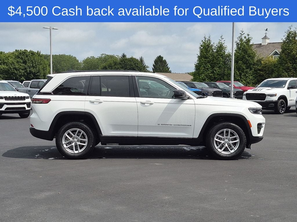 2026 Jeep Grand Cherokee Laredo
