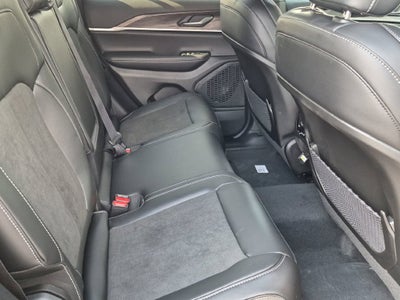 2026 Jeep Grand Cherokee Altitude