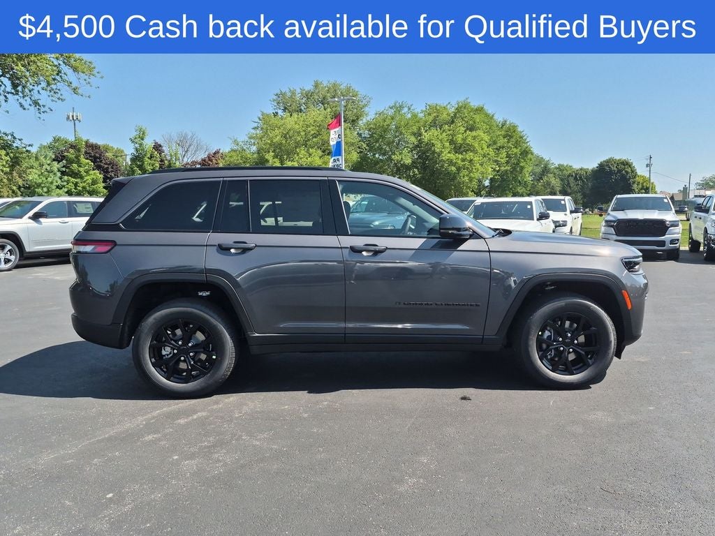 2026 Jeep Grand Cherokee Laredo Altitude