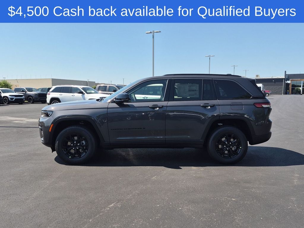 2026 Jeep Grand Cherokee Laredo Altitude