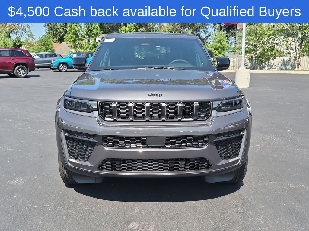 2026 Jeep Grand Cherokee Laredo Altitude