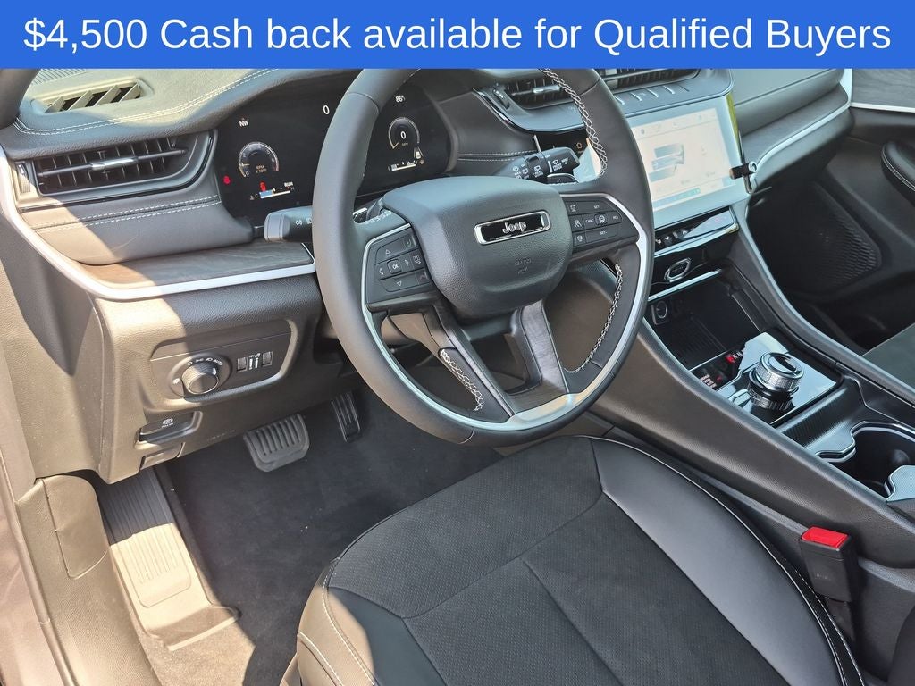 2026 Jeep Grand Cherokee Laredo Altitude