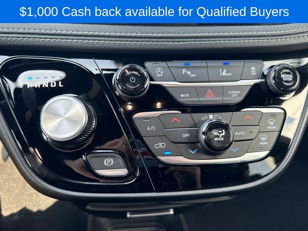 2027 Chrysler Pacifica Select