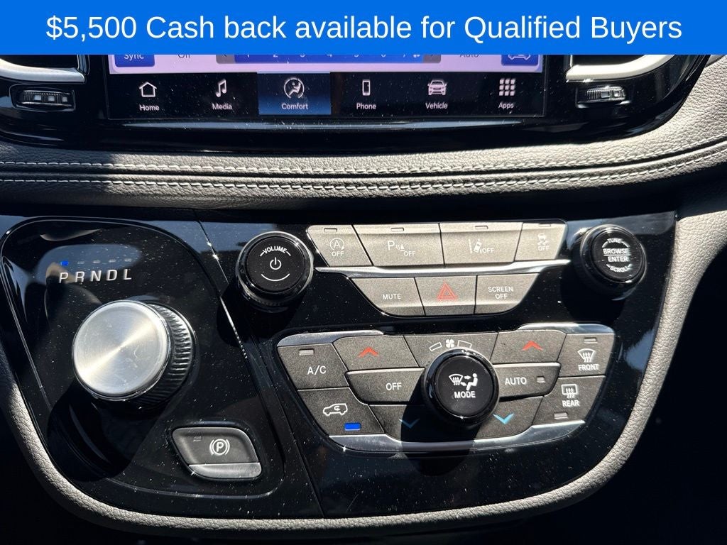 2026 Chrysler Pacifica Select