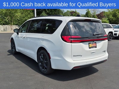 2027 Chrysler Pacifica Limited