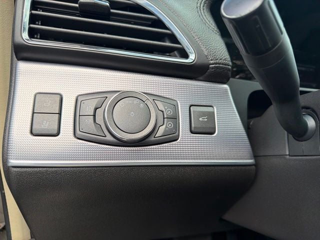 2012 Lincoln MKX Base