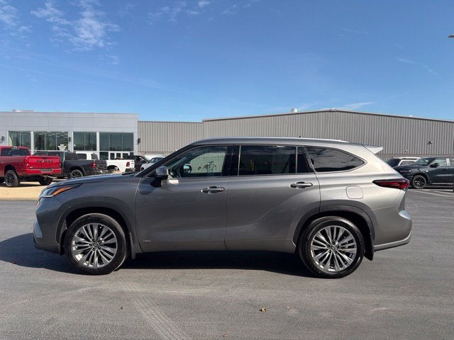 2026 Toyota Highlander Hybrid Platinum