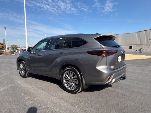 2026 Toyota Highlander Hybrid Platinum