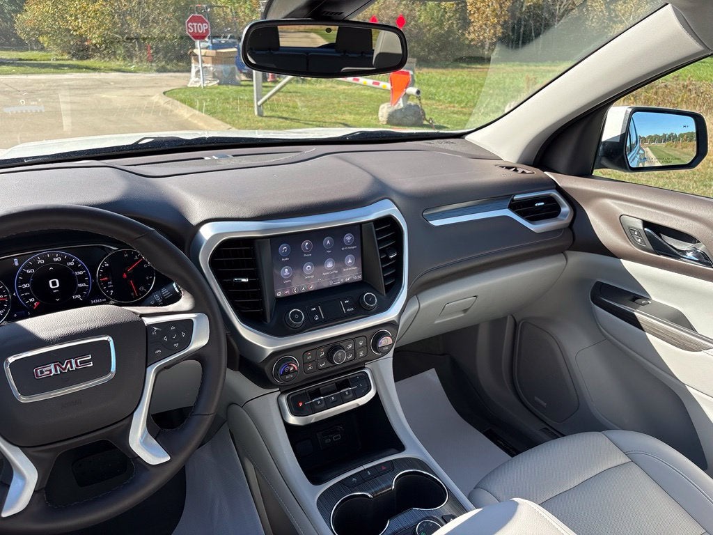 2023 GMC Acadia SLT