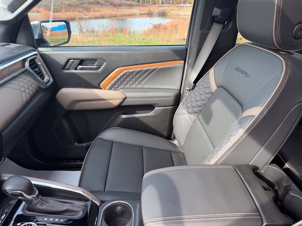 2024 GMC Canyon Denali