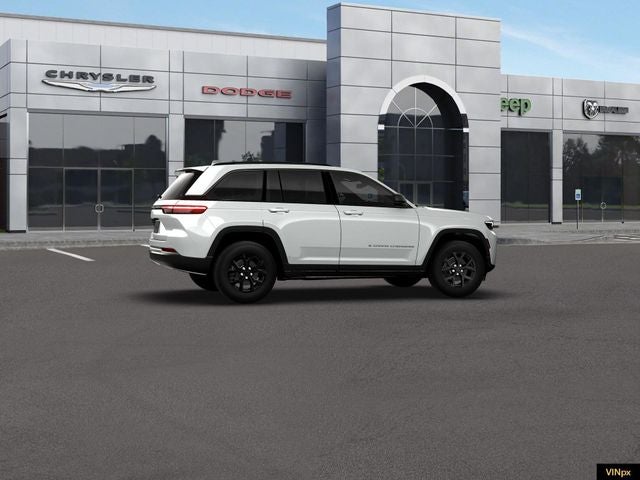 2026 Jeep Grand Cherokee Laredo Altitude