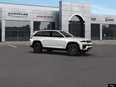 2026 Jeep Grand Cherokee Laredo Altitude