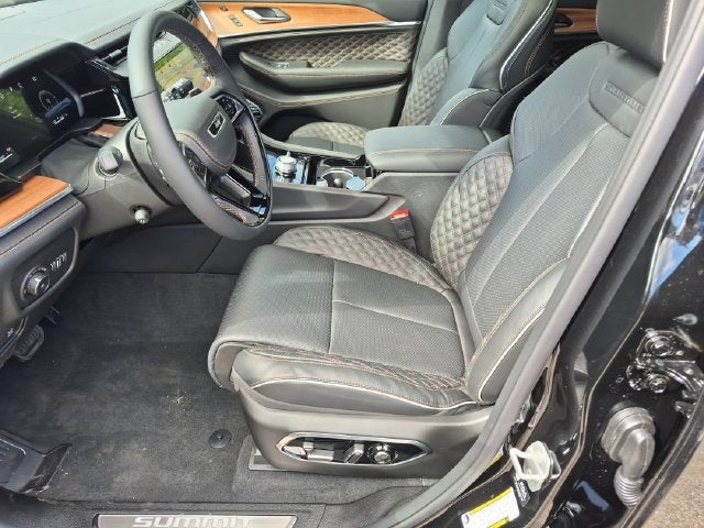 2027 Jeep Grand Cherokee Summit