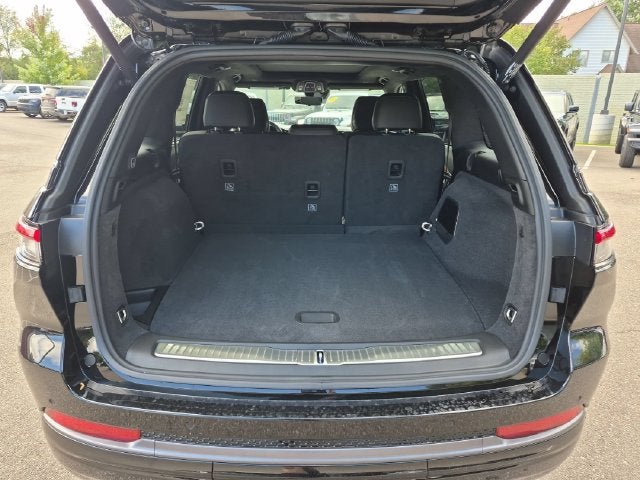 2027 Jeep Grand Cherokee Summit