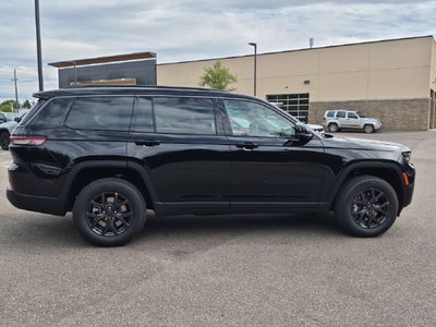 2027 Jeep Grand Cherokee L Laredo Altitude