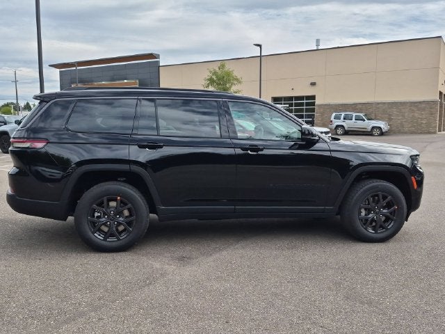 2027 Jeep Grand Cherokee L Laredo Altitude