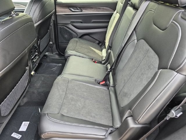 2027 Jeep Grand Cherokee L Laredo Altitude