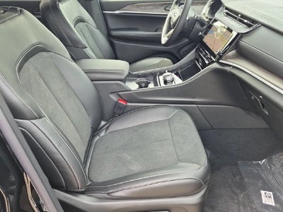 2027 Jeep Grand Cherokee L Laredo Altitude