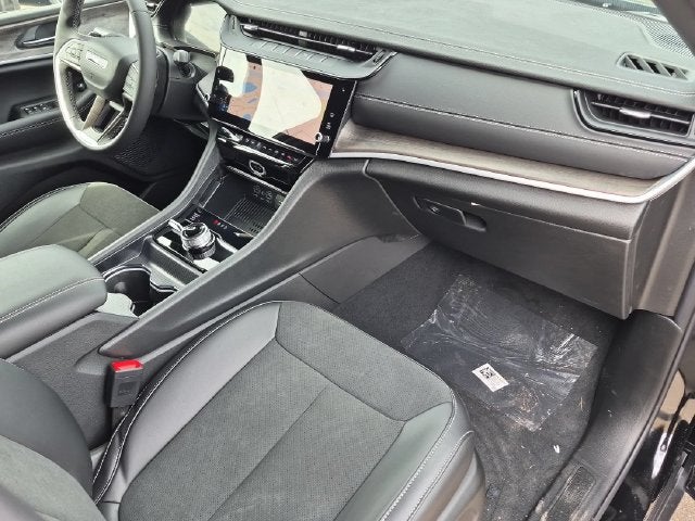 2027 Jeep Grand Cherokee L Laredo Altitude