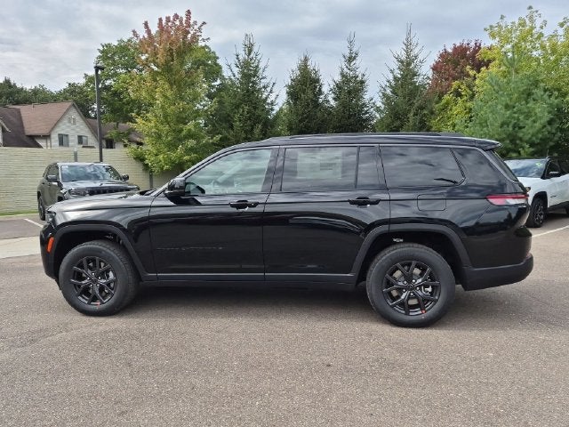 2027 Jeep Grand Cherokee L Laredo Altitude