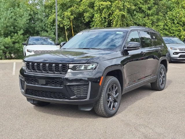 2027 Jeep Grand Cherokee L Laredo Altitude