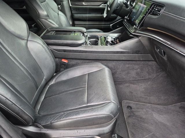 2023 Jeep Wagoneer Base