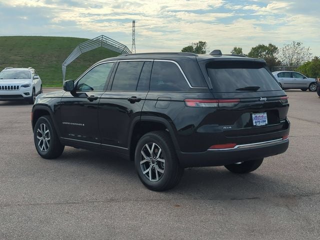 2027 Jeep Grand Cherokee Laredo X
