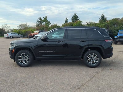 2027 Jeep Grand Cherokee Laredo X