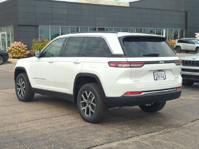 2027 Jeep Grand Cherokee GRAND CHEROKEE LAREDO X 4X4