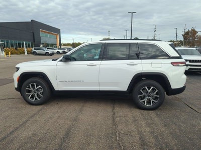 2027 Jeep Grand Cherokee GRAND CHEROKEE LAREDO X 4X4